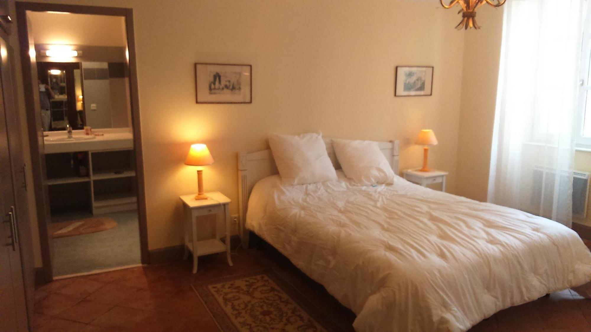 Chambres D'Hotes Saint Roch Tournecoupe Room photo